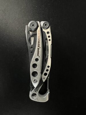 Leatherman Skeletool in the closed position - Stainless Steel