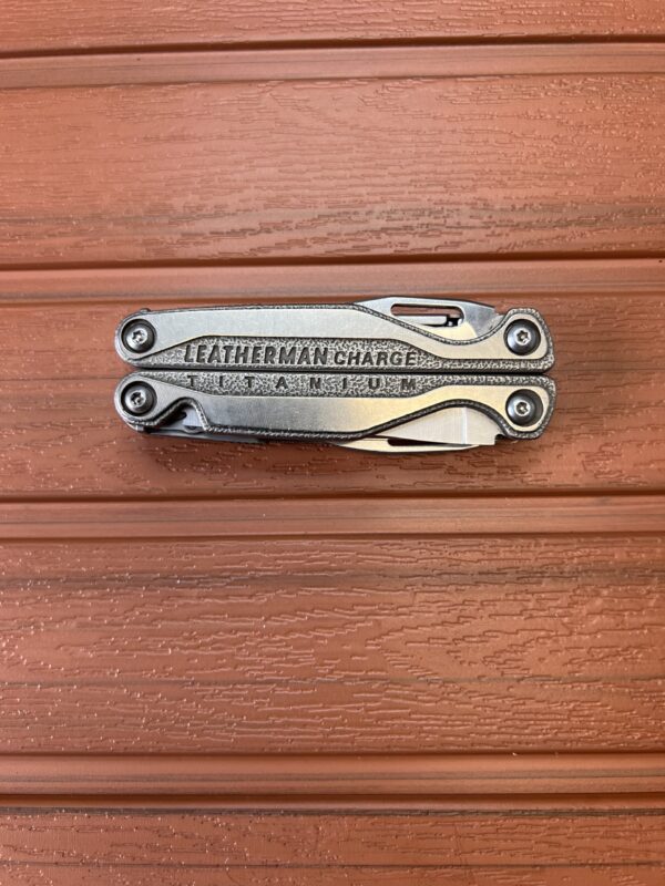 Leatherman Charge TTI - in the closed position