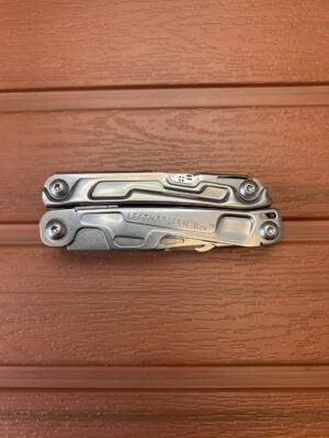 Leatherman Rev Stainless steel in the closed position