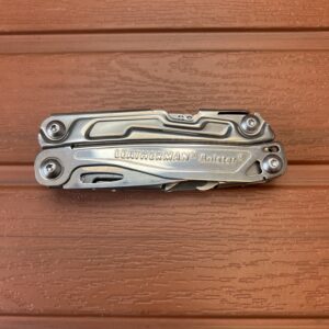 Leatherman Bolster, Stainless Steel in the closed position